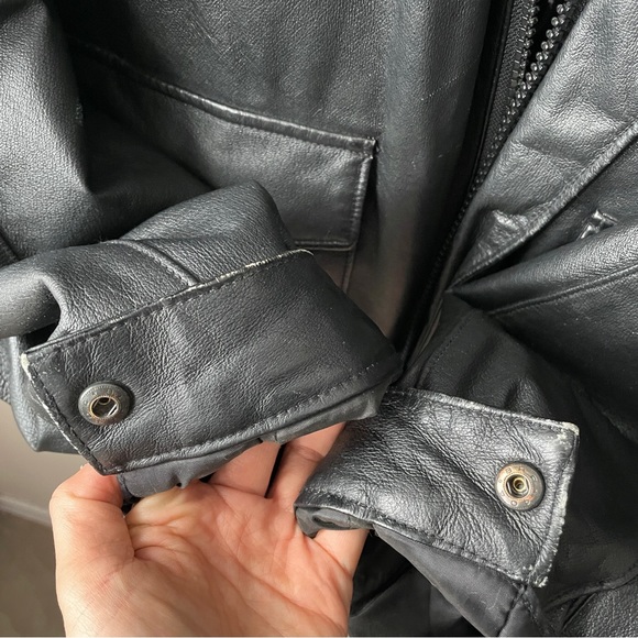 Vintage Leather Bomber Jacket - Picture 5 of 8